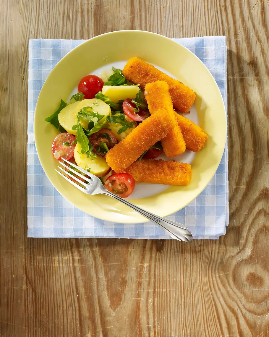 Fischstäbchen mit Kartoffelsalat Rezept Fischstäbchen mit Kartoffelsalat Rezept