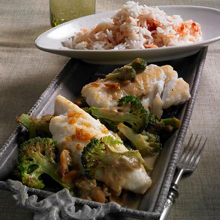 Fischstücke mit Broccoli in Erdnusssoße Rezept Fischstücke mit Broccoli in Erdnusssoße Rezept