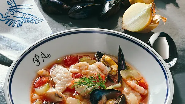 Fischsuppe mit Muscheln Rezept - Foto: LECKER @ Bauer Media Group Fischsuppe mit Muscheln Rezept - Foto: LECKER @ Bauer Media Group