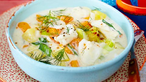 Fischsuppe mit Skrei und Gemüse Rezept - Foto: House of Food / Bauer Food Experts KG