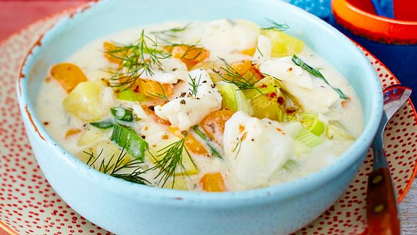 Fischsuppe mit Skrei und Gemüse Rezept - Foto: House of Food / Bauer Food Experts KG