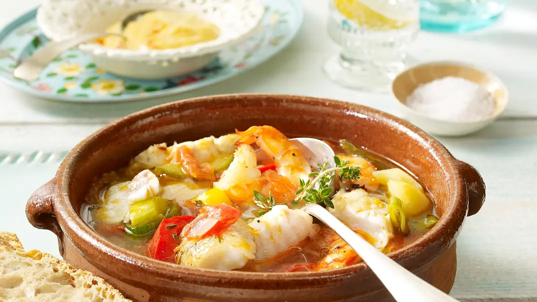 Fischtopf mit Aioli und Paprika Rezept - Foto: LECKER @ Bauer Media Group Fischtopf mit Aioli und Paprika Rezept - Foto: LECKER @ Bauer Media Group