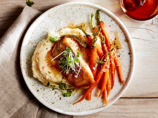 Fishing For Happiness: Krosser Zander mit glasierten Möhren