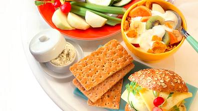 Fitmacher-Frühstück: Gemüse mit Avocado-Dip Rezept - Foto: Scarlini