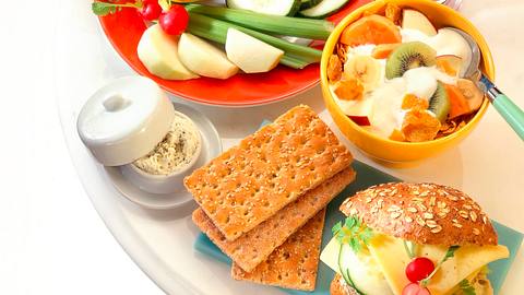 Fitmacher-Frühstück: Gemüse mit Avocado-Dip Rezept - Foto: Scarlini