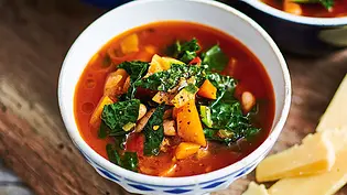 Fixe Grünkohl-Minestrone Rezept - Foto: LECKER @ Bauer Media Group Fixe Grünkohl-Minestrone Rezept - Foto: LECKER @ Bauer Media Group