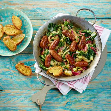 Fixe Wurstpfanne mit Mangold und Fenchel Rezept Fixe Wurstpfanne mit Mangold und Fenchel Rezept