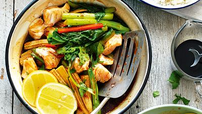 Fixer Fischtopf mit Asiagemüse Rezept - Foto: House of Food / Bauer Food Experts KG