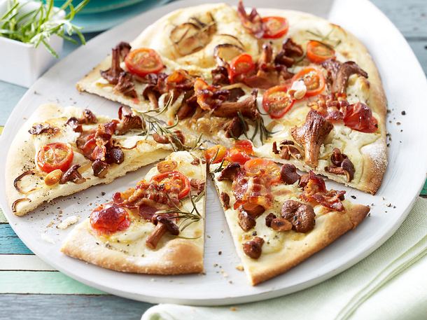 Fixer Flammkuchen mit Pfifferlingen Rezept Fixer Flammkuchen mit Pfifferlingen Rezept