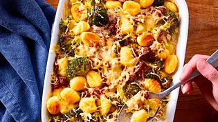 Fixer Gnocchi-Hack-Auflauf Rezept - Foto: LECKER @ Bauer Media Group Fixer Gnocchi-Hack-Auflauf Rezept - Foto: LECKER @ Bauer Media Group