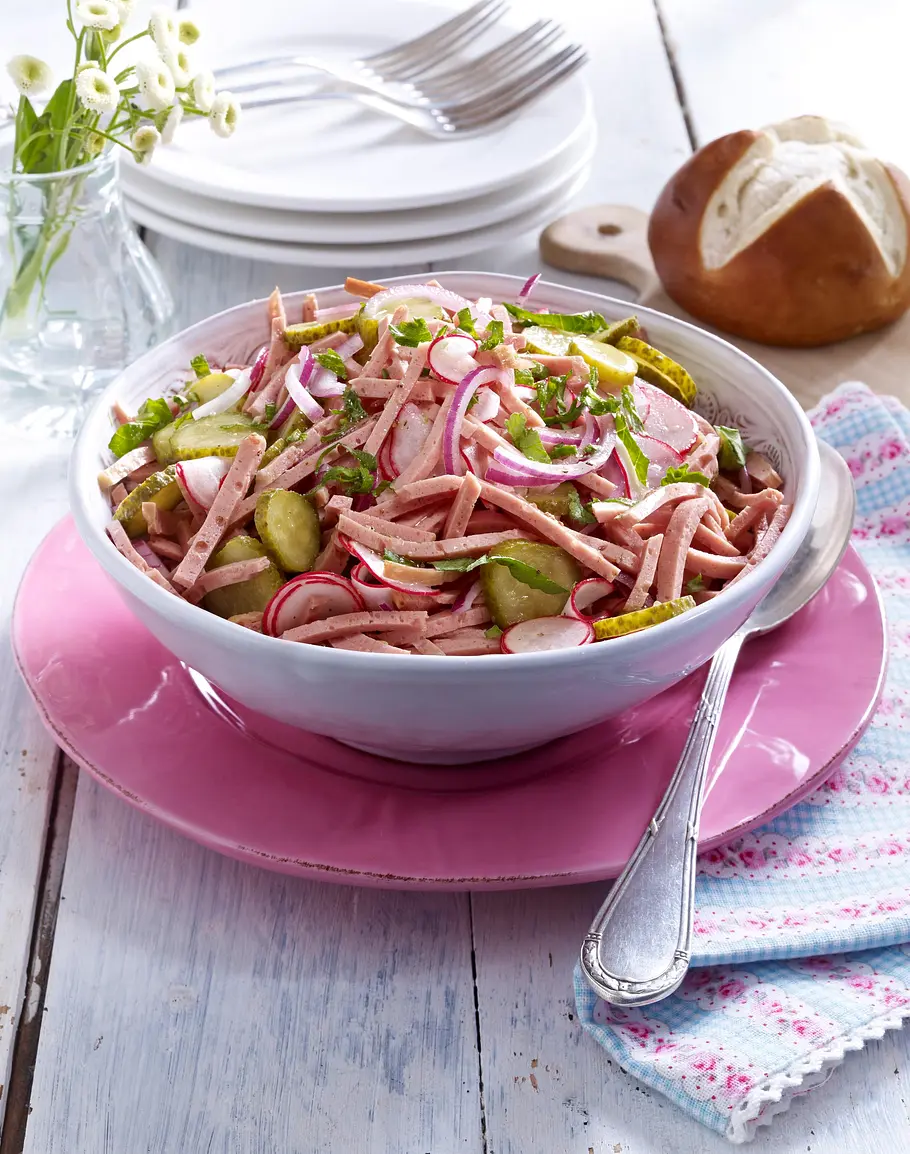 Fixer Leberkäs’-Salat Rezept Fixer Leberkäs’-Salat Rezept