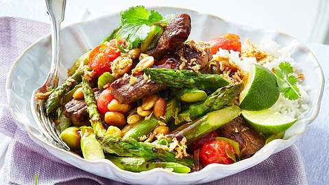 Fixer Spargel-Steak-Wok Rezept - Foto: House of Food / Bauer Food Experts KG