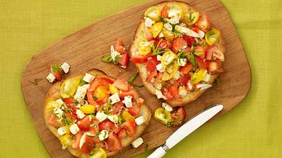 Fladenbrot-Bruschetta Rezept - Foto: LECKER @ Bauer Media Group