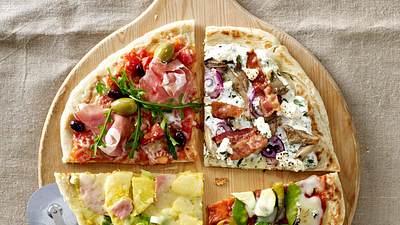 Fladenbrotpizza Puten-Ananas Rezept - Foto: LECKER @ Bauer Media Group