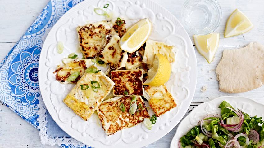 Flambierter Feta aus der Pfanne Rezept - Foto: House of Food / Bauer Food Experts KG