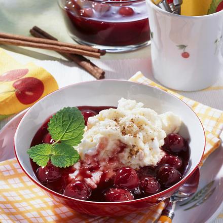 Flammeri mit Kirsch-Kompott Rezept