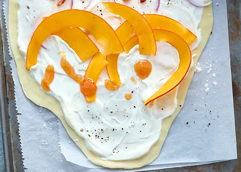 Flammkuchen belegen
