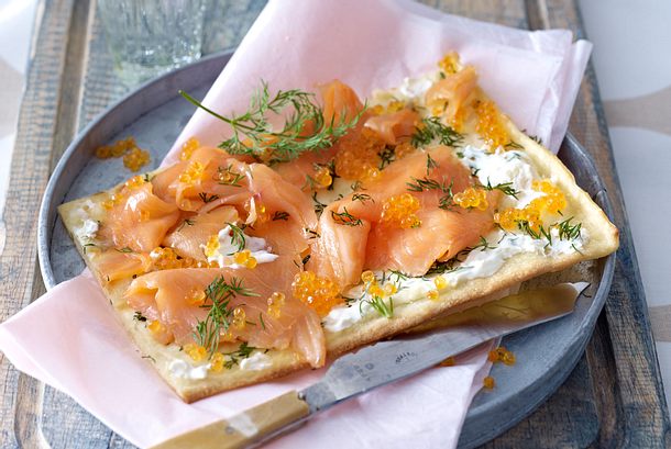 Flammkuchen mit Lachs Rezept Flammkuchen mit Lachs Rezept
