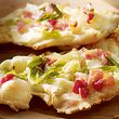 Flammkuchen mit Bacon und Lauchzwiebeln Rezept - Foto: House of Food / Bauer Food Experts KG