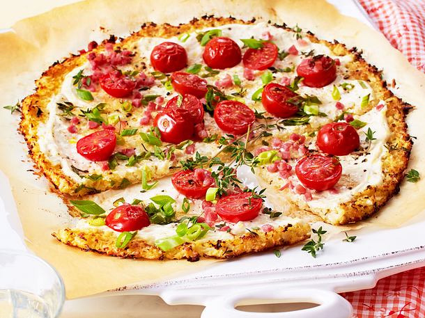 Flammkuchen mit Blumenkohlboden Rezept Flammkuchen mit Blumenkohlboden Rezept