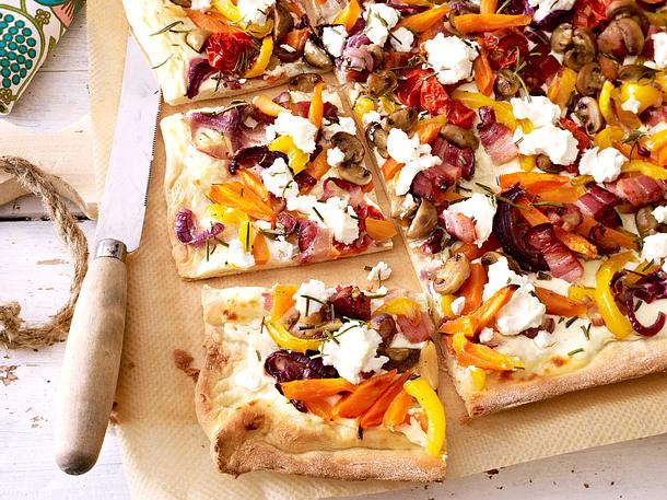 Flammkuchen mit geröstetem Gemüse Rezept