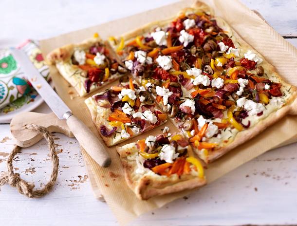 Flammkuchen mit geröstetem Gemüse Rezept Flammkuchen mit geröstetem Gemüse Rezept