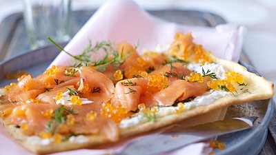 Flammkuchen mit Lachs Rezept - Foto: House of Food / Bauer Food Experts KG