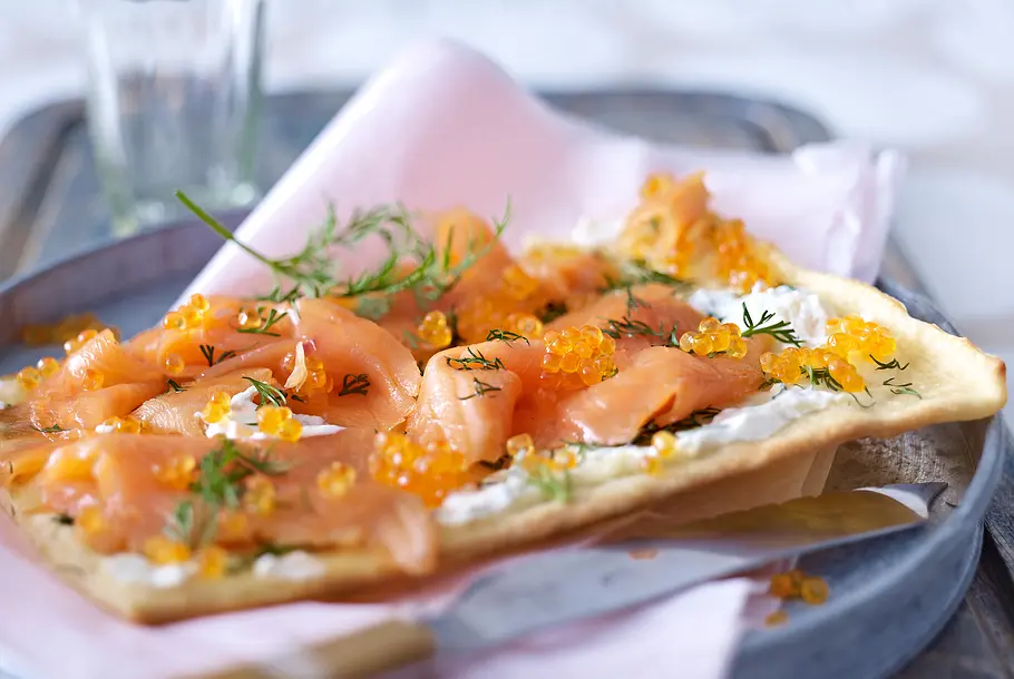 Flammkuchen mit Lachs Rezept Flammkuchen mit Lachs Rezept