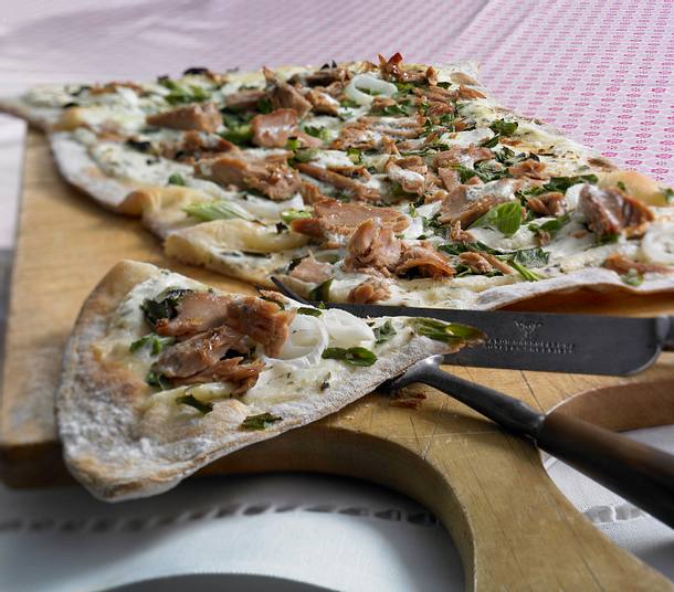 Flammkuchen mit Thunfisch Rezept