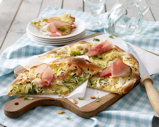 Flammkuchen Schwarzwälder Art Rezept Flammkuchen Schwarzwälder Art Rezept