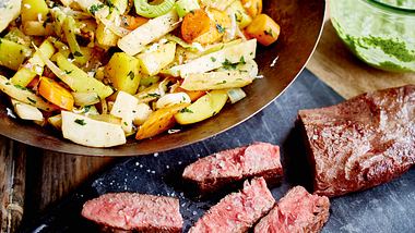 Flat-Iron-Steak mit Wok-Pichelsteiner und Nam Jim Rezept - Foto: House of Food / Bauer Food Experts KG