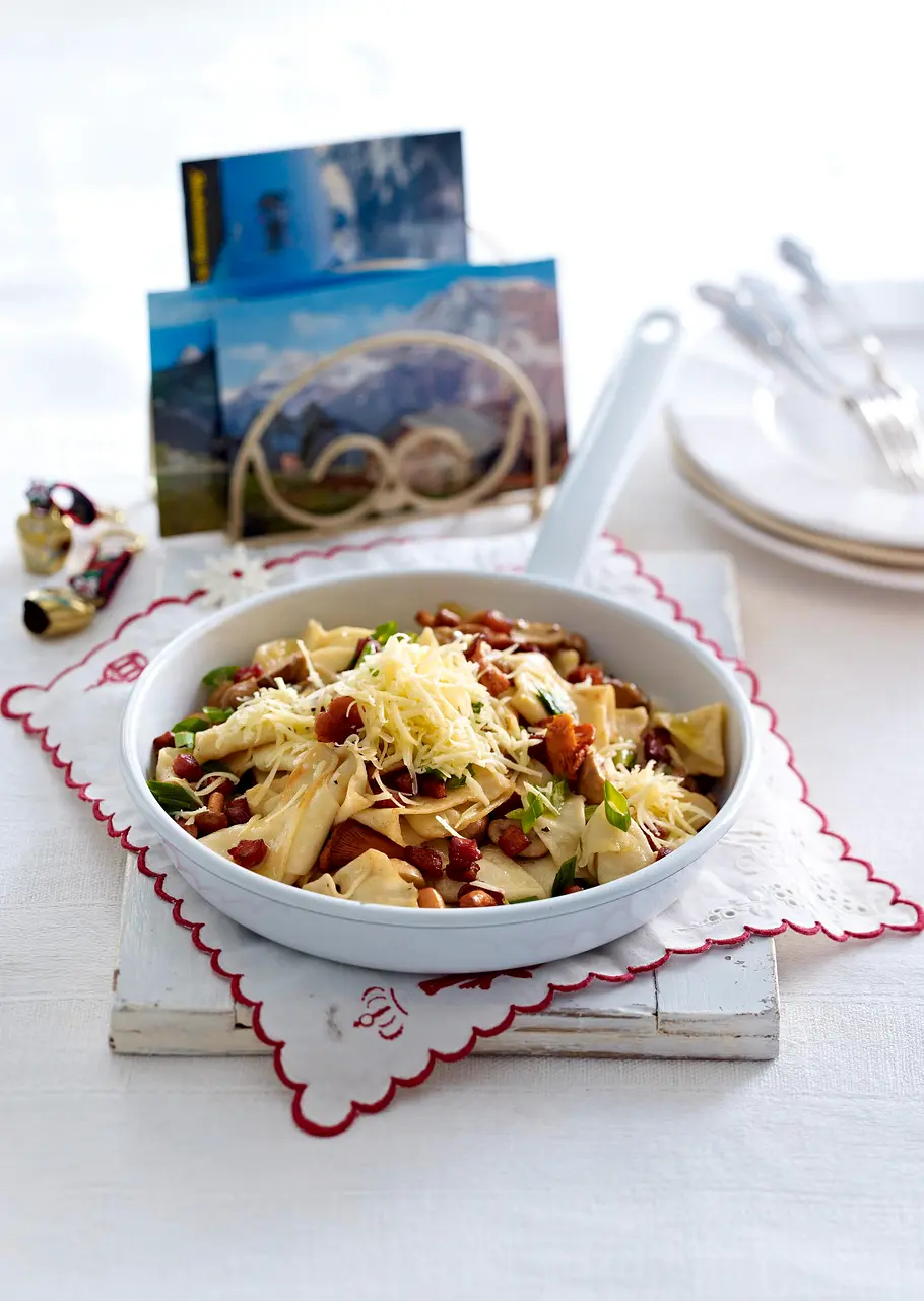 Fleckerln-Pfanne mit Speckpilzen Rezept Fleckerln-Pfanne mit Speckpilzen Rezept
