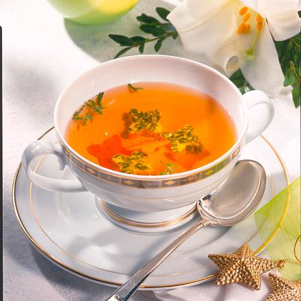 Fleischbouillon mit Grieß-Sternen Rezept