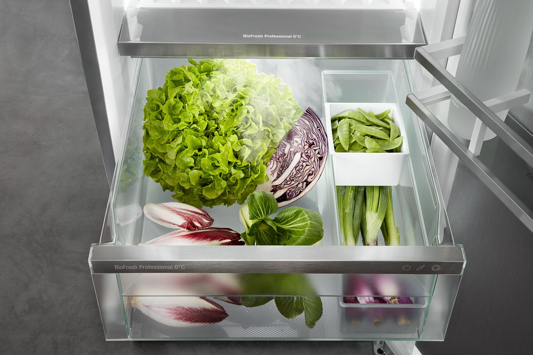 Frisches Gemüse im Kühlschrank