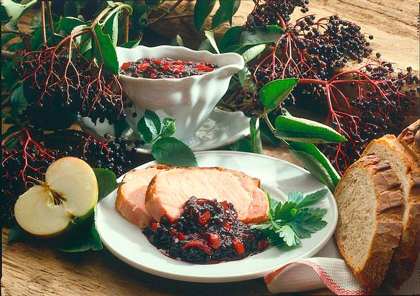 Fliederbeer-Relish zu Kasseler Rezept Fliederbeer-Relish zu Kasseler Rezept