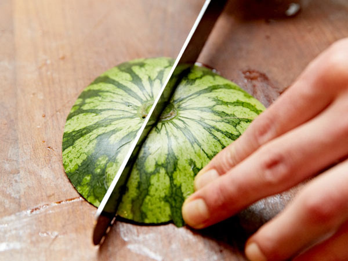 Melone schnitzen - Schritt 2: