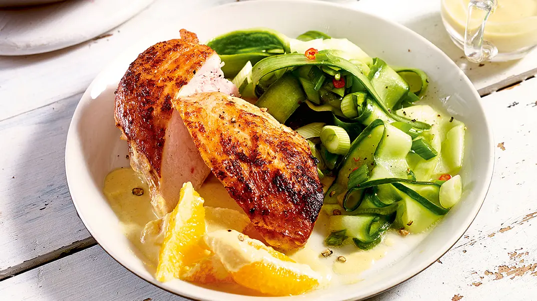 Flotte Hähnchenfilets in Orangensoße Rezept - Foto: LECKER @ Bauer Media Group Flotte Hähnchenfilets in Orangensoße Rezept - Foto: LECKER @ Bauer Media Group