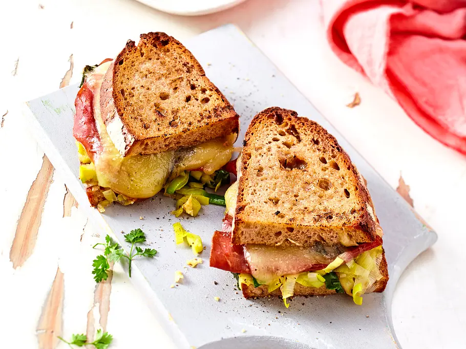 Flottes Bündner-Fleisch-Sandwich Rezept Flottes Bündner-Fleisch-Sandwich Rezept