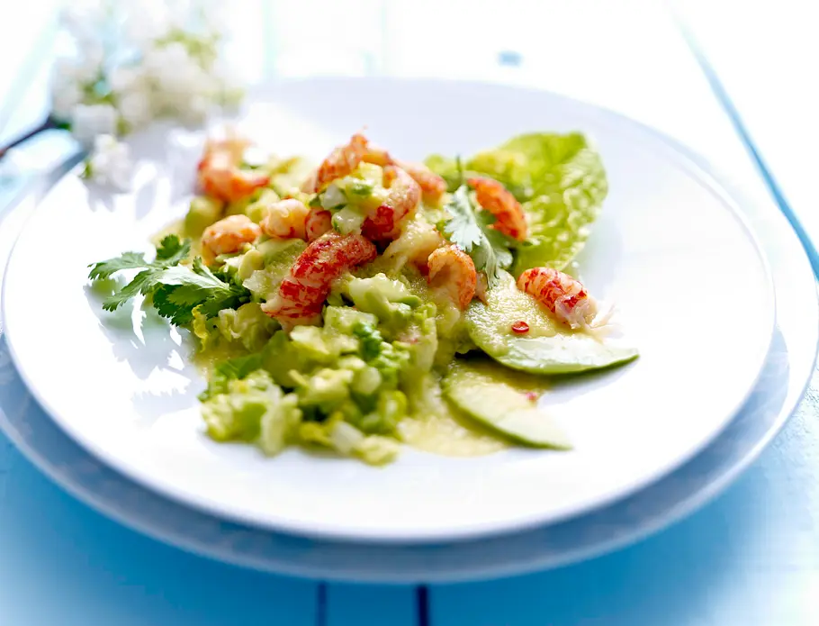 Flusskrebs-Avocado-Salat mit Gurkendressing Rezept Flusskrebs-Avocado-Salat mit Gurkendressing Rezept