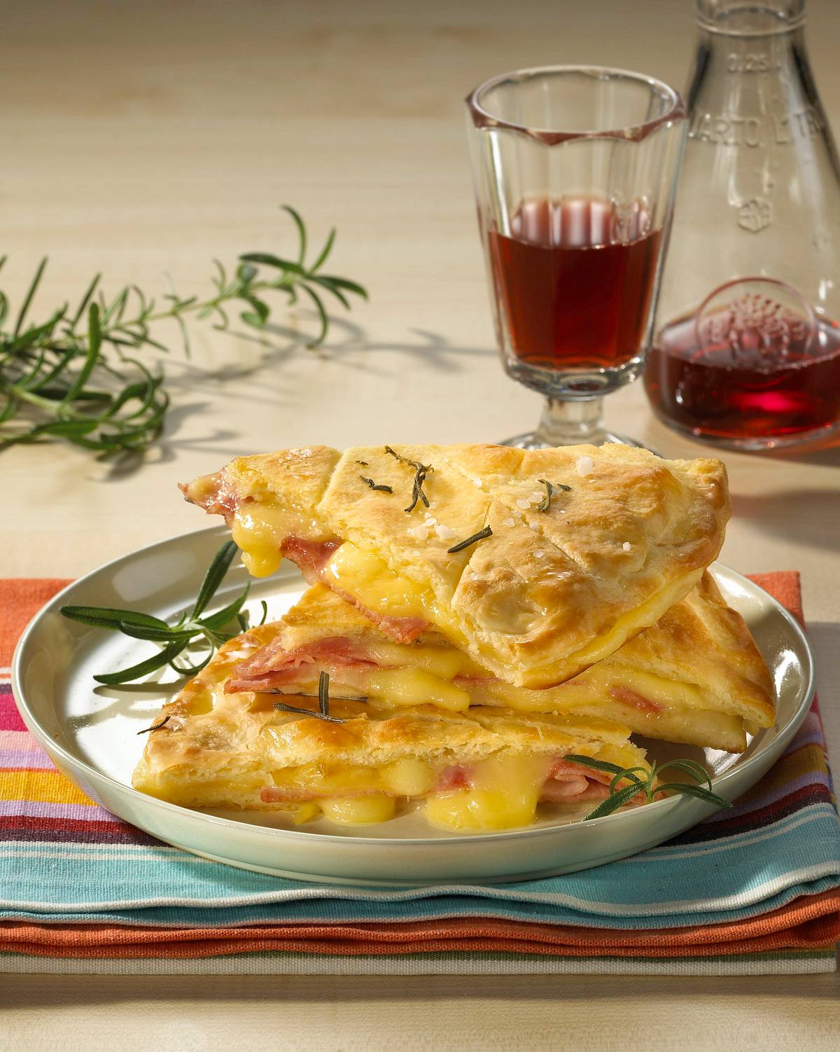 Focaccia mit Schinken & Käse Rezept