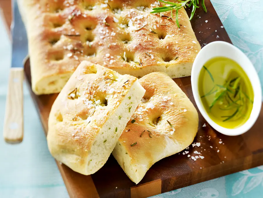 Focaccia mit Rosmarin und Olivenöl Rezept Focaccia mit Rosmarin und Olivenöl Rezept