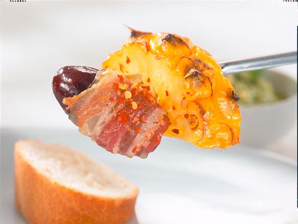 Fonduespieß mit Speck umwickelten Datteln Rezept Fonduespieß mit Speck umwickelten Datteln Rezept