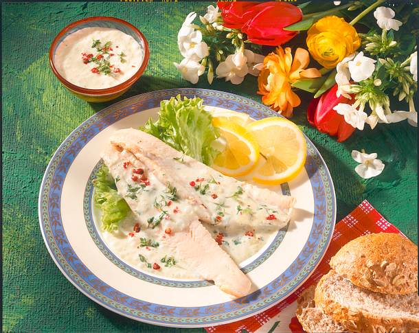 Forellenfilets mit Kresseschaumsoße Rezept Forellenfilets mit Kresseschaumsoße Rezept