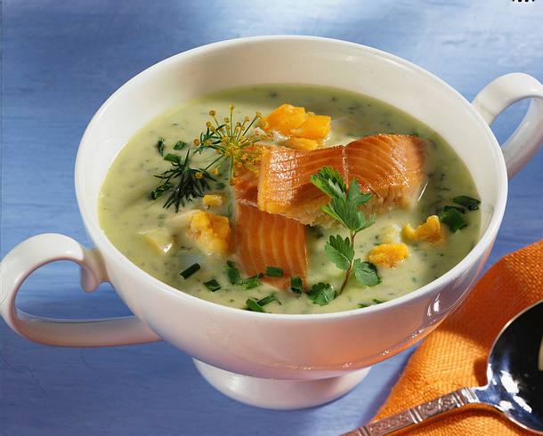 Frankfurter Kräutersüppchen mit geräuchertem Forellenfilet Rezept Frankfurter Kräutersüppchen mit geräuchertem Forellenfilet Rezept