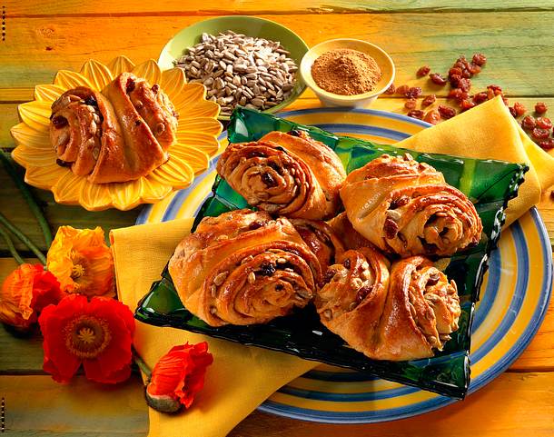 Franzbrötchen mit Sonnenblumenkernen Rezept Franzbrötchen mit Sonnenblumenkernen Rezept
