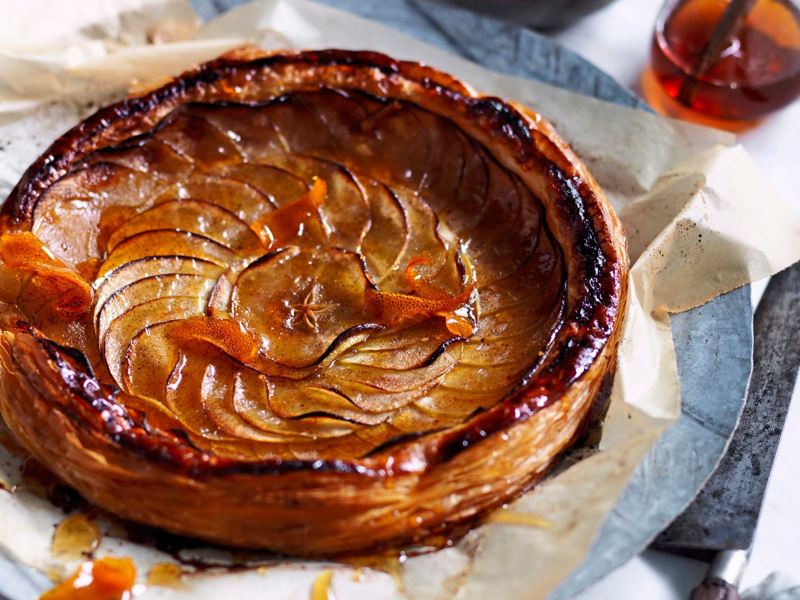 Französische Apfeltarte mit Blätterteig Rezept | LECKER