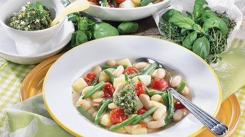 Französische Gemüsesuppe mit Pistou Rezept - Foto: Först, Thomas