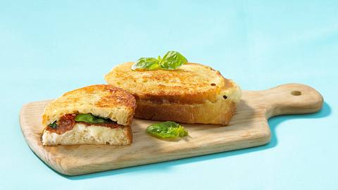 French Toast mit Mozzarella Rezept - Foto: House of Food / Bauer Food Experts KG