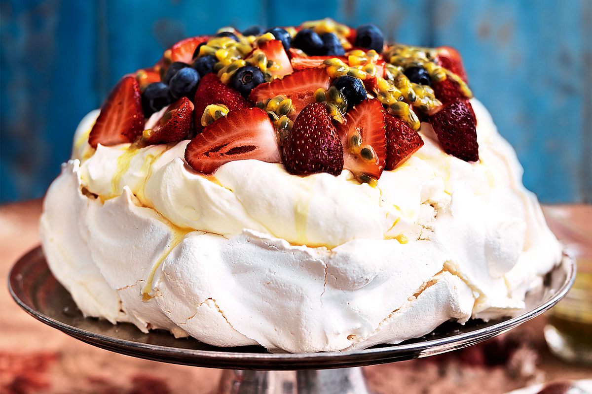 Fresh & Fruity Pavlova Rezept