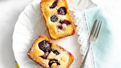 Friands aux Cerises Rezept - Foto: LECKER @ Bauer Media Group